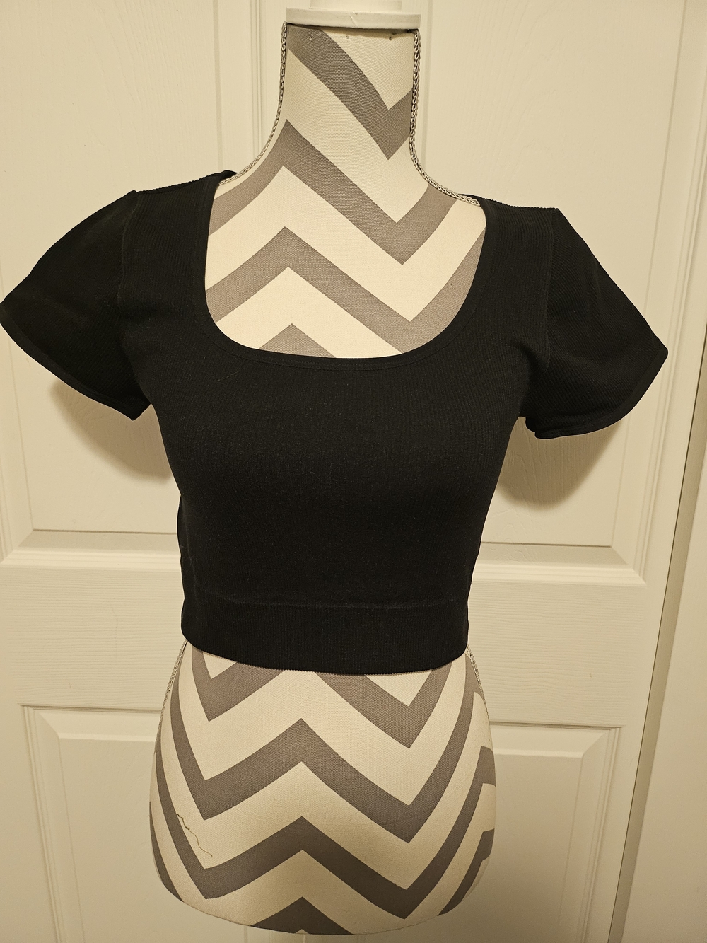 wild fable Black Scoop Neck Cropped Top